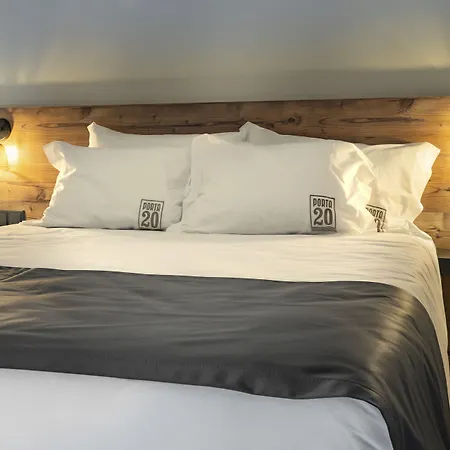 Bed & Breakfast Porta 20 Boutique Leiria